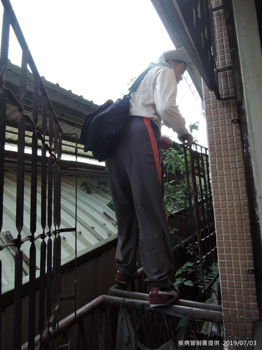 圖2-疾管署防疫人員於台南市執行孳生源查核