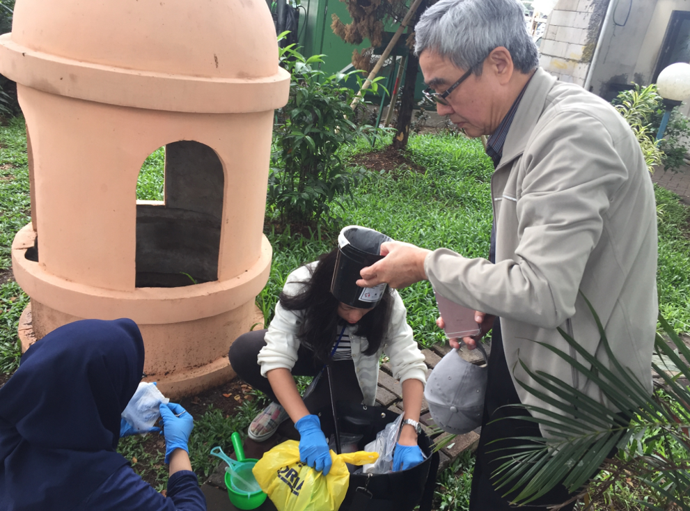 Taiwan CDC partnered with Professor Tu Wu-chun of National Chung Hsing University to help advise community dengue prevention efforts in Indonesia (Provided by Professor Tu Wu-chun of National Chung Hsing University).png